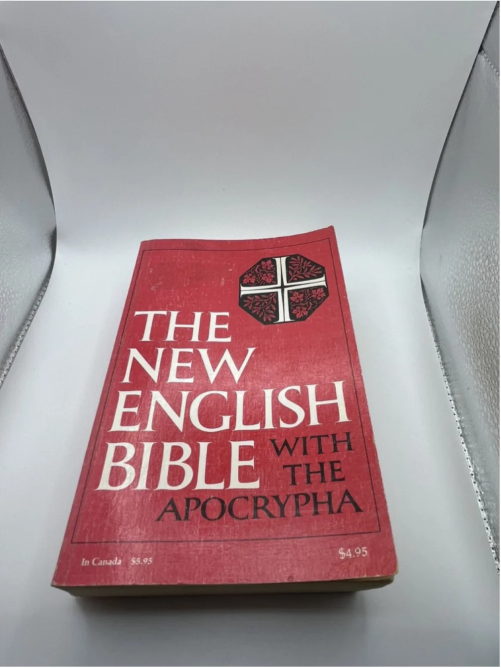 The New English Bible with Apocrypha Oxford Religion Book 1972 Paperback SEE